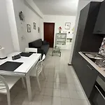 Casa Jaya 公寓 *